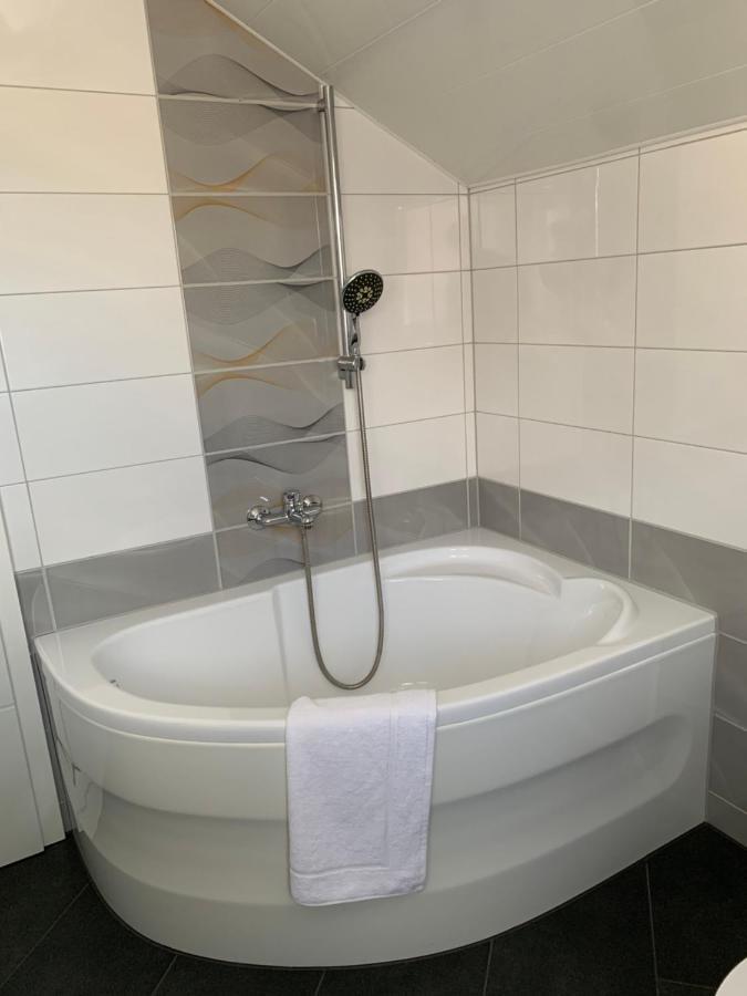 2 Zimmer Ferienwohnung Obersulm Eksteriør billede